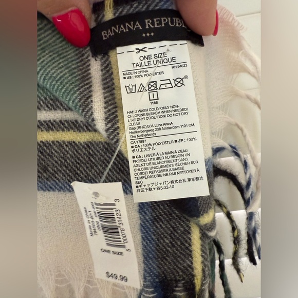 Banana Republic Multicolor Plaid Scarf - Picture 3 of 3